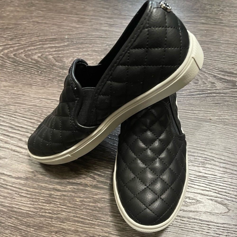 Steve Madden black quilted slip on sneakers
